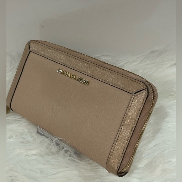 Michael kors pink Saffiano leather long wallet zip around clutch cellphone - Picture 3 of 6